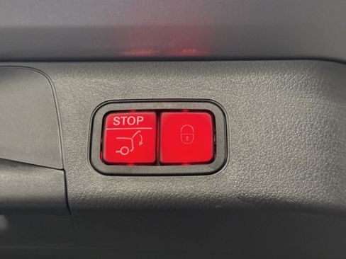 Used 2023 Mercedes-Benz EQB 250+ image 17