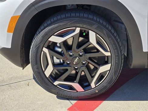 New 2026 Kia Seltos SX image 8