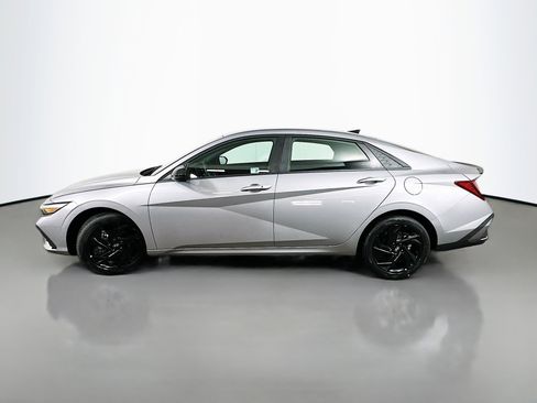 Used 2026 Hyundai Elantra Sport image 4