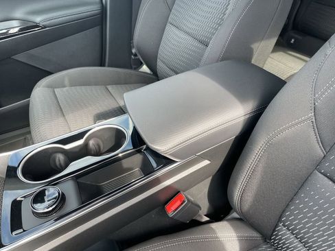 New 2026 Chevrolet Equinox LT w/ LPO, Floor Liner Package image 21