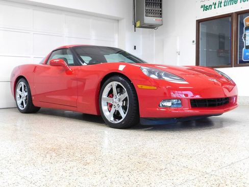 Used 2006 Chevrolet Corvette Coupe w/ Preferred Equipment Group RWD image 3