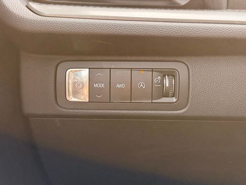 Used 2024 Chevrolet Traverse LT image 20