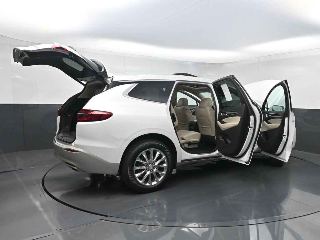 Used 2018 Buick Enclave Premium w/ Experience Buick Package FWD image 40