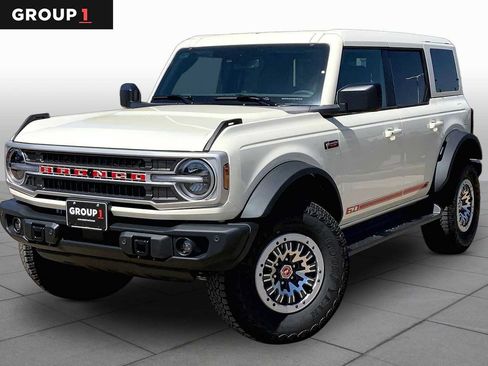 New 2026 Ford Bronco Outer Banks w/ Sasquatch Package AWD/4WD image 1