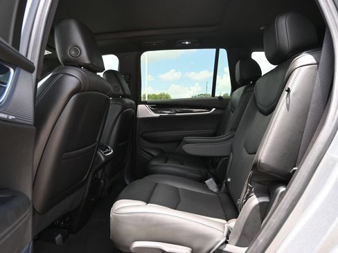 Used 2024 Cadillac XT6 Premium Luxury w/ Technology Package AWD/4WD image 21