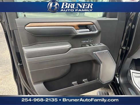 Used 2025 Chevrolet Silverado 1500 High Country w/ Midnight Edition image 11