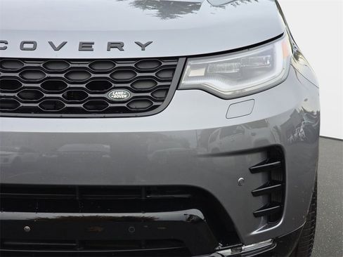 New 2025 Land Rover Discovery Dynamic SE image 34