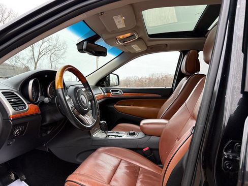 Used 2013 Jeep Grand Cherokee Overland AWD/4WD image 7