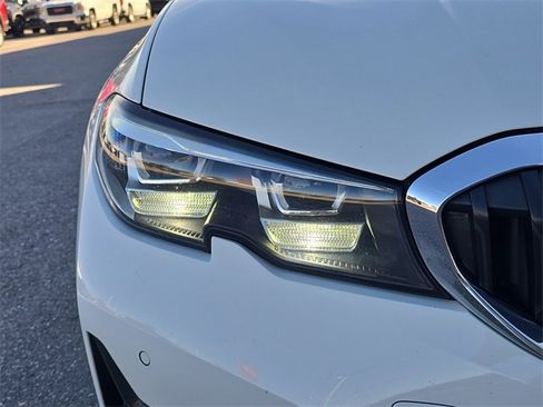 Used 2019 BMW 330i Sedan image 11