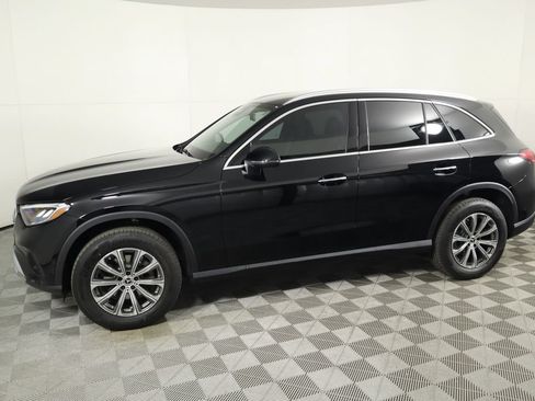 Used 2025 Mercedes-Benz GLC 300 image 8