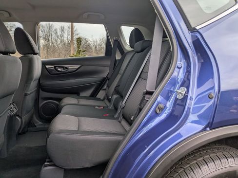 Used 2017 Nissan Rogue S image 9