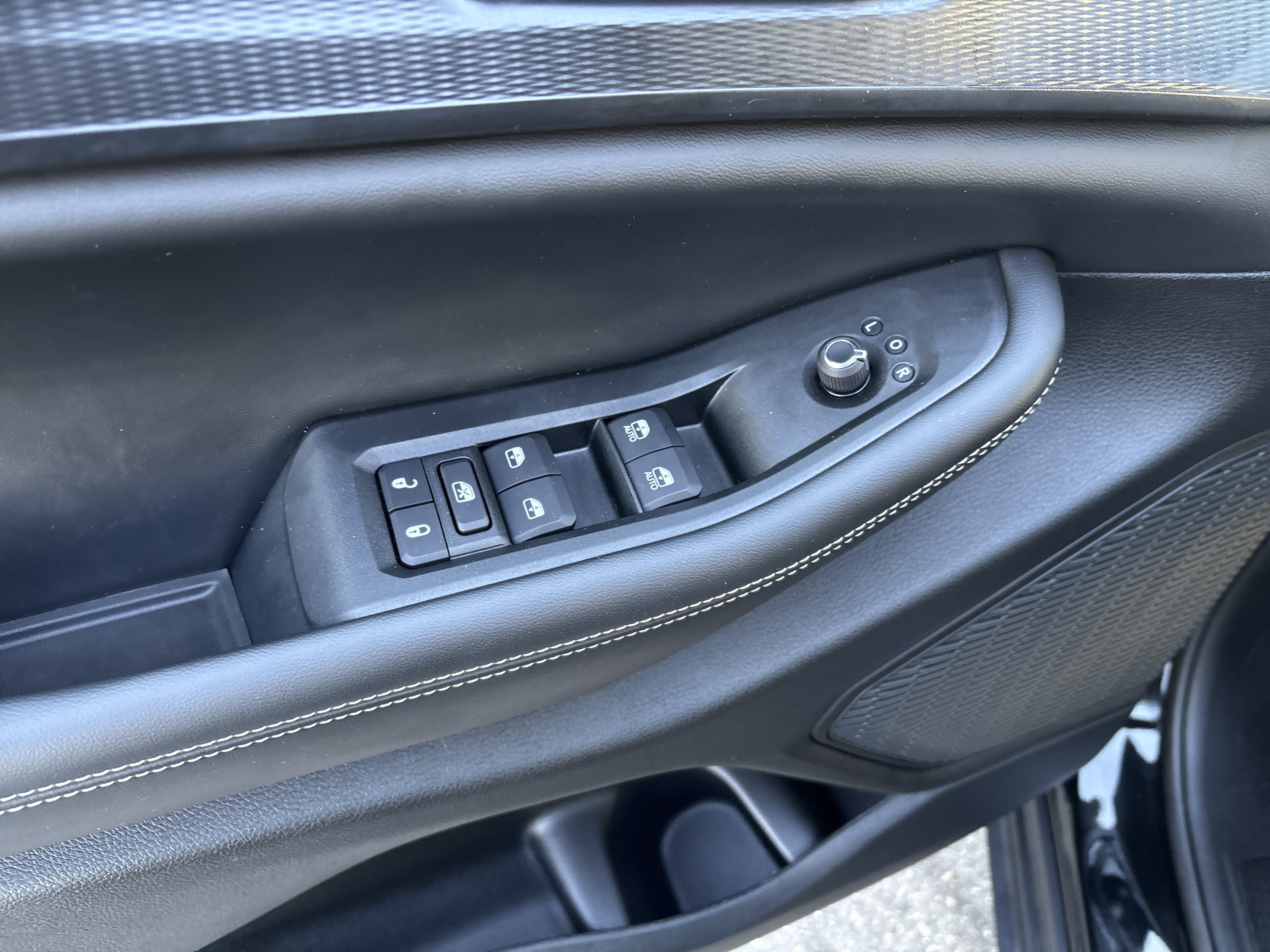 Used 2025 Jeep Grand Cherokee L Altitude AWD/4WD image 17