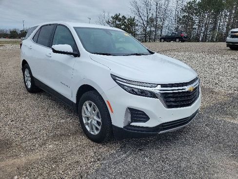 Used 2023 Chevrolet Equinox LT AWD/4WD image 3