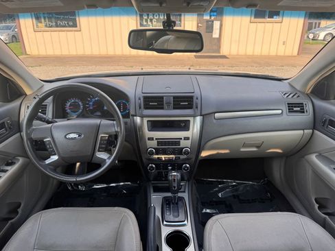 Used 2011 Ford Fusion SEL FWD image 2