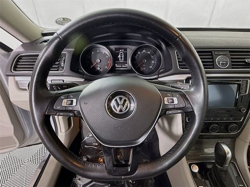 Used 2016 Volkswagen Passat 1.8T SE image 19