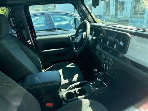 New 2026 Jeep Gladiator Sport image 8