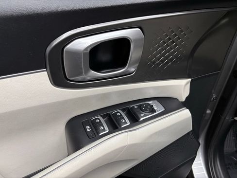 Used 2021 Kia Sorento S FWD image 28
