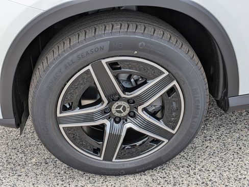 Used 2026 Mercedes-Benz GLC 300 image 9