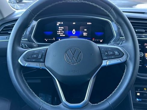 Used 2023 Volkswagen Tiguan SE AWD/4WD image 41