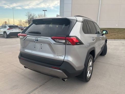 Used 2020 Toyota RAV4 Limited image 3