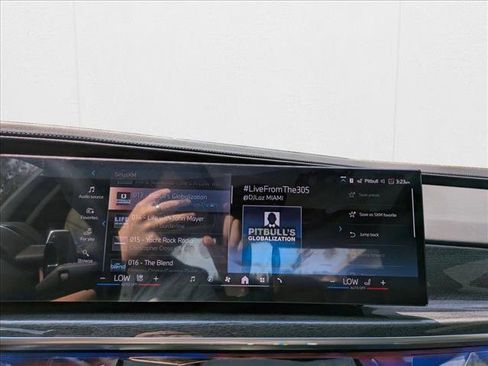 Used 2025 BMW 740i xDrive image 12