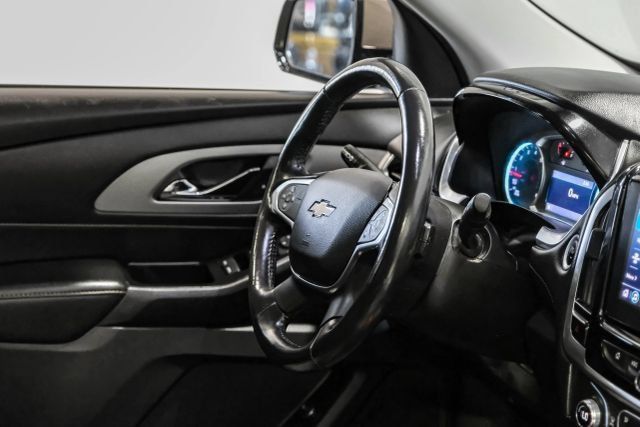 Used 2020 Chevrolet Traverse LT FWD image 16