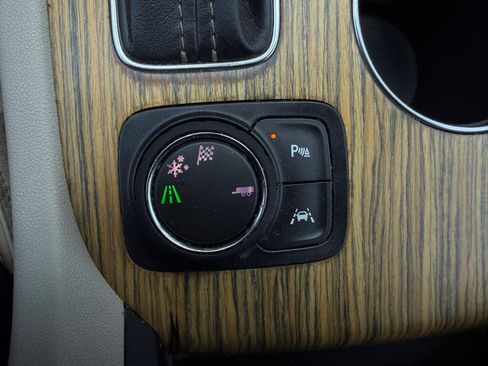 Used 2019 GMC Acadia Denali w/ Technology Package image 17