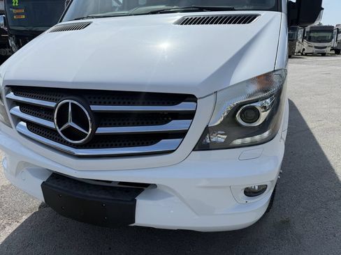 Used 2017 Mercedes-Benz Sprinter 3500 image 18