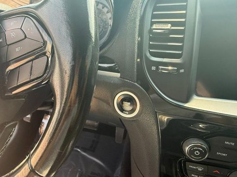 Used 2019 Chrysler 300 S RWD image 15