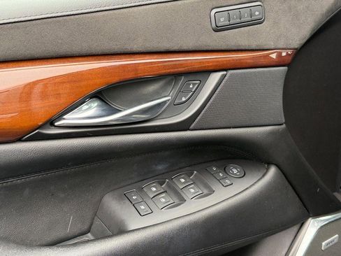 Used 2019 Cadillac Escalade Premium Luxury image 18