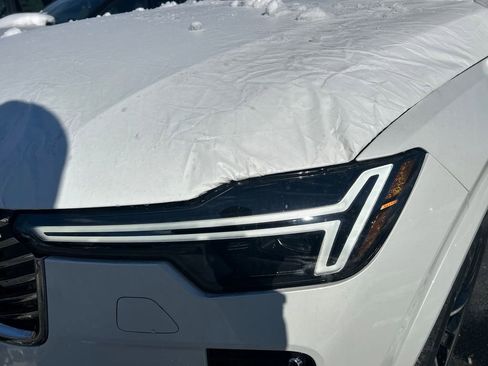 New 2026 Volvo XC90 B6 Plus w/ Protection Package Premier image 7