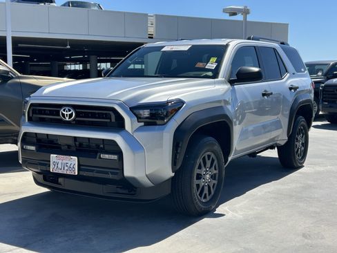 Certified 2026 Toyota 4Runner SR5 AWD/4WD image 6