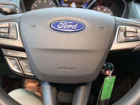 Used 2017 Ford Focus SE image 16