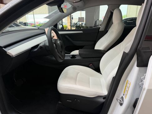 Used 2023 Tesla Model Y Long Range AWD/4WD image 11