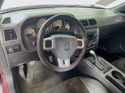 Used 2014 Dodge Challenger R/T RWD image 10