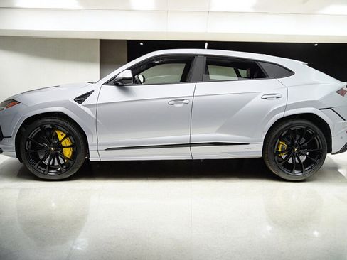 Used 2023 Lamborghini Urus S AWD/4WD image 3