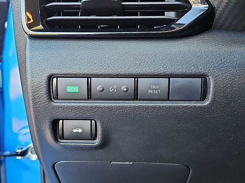 Used 2023 Nissan Sentra SV image 24