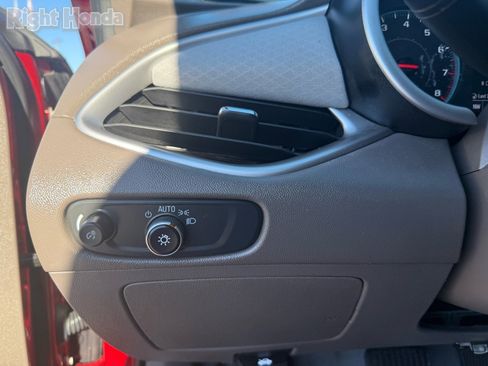 Used 2024 Chevrolet Malibu LT image 14