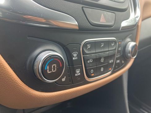 Used 2019 Chevrolet Equinox Premier w/ LPO, Floor Liner Package image 21