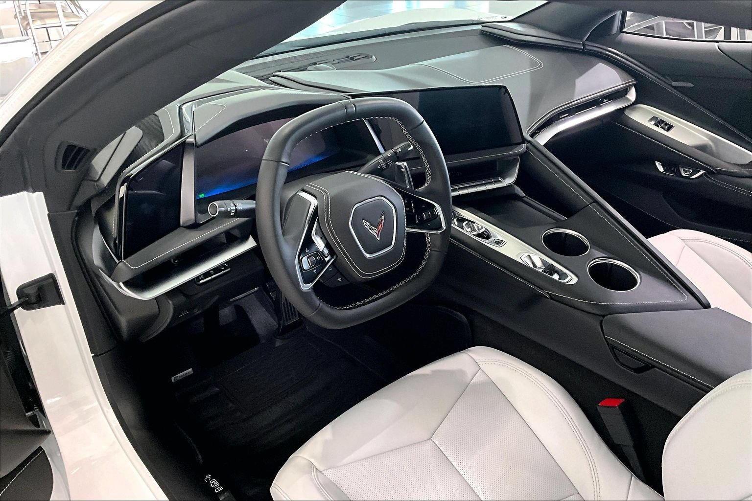 Used 2026 Chevrolet Corvette Stingray Coupe w/ 1LT RWD image 13