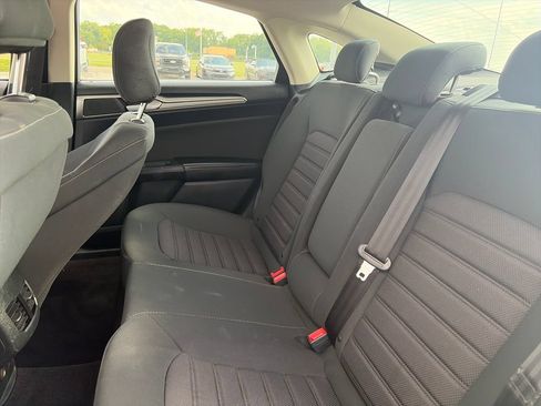 Used 2020 Ford Fusion SE FWD image 27