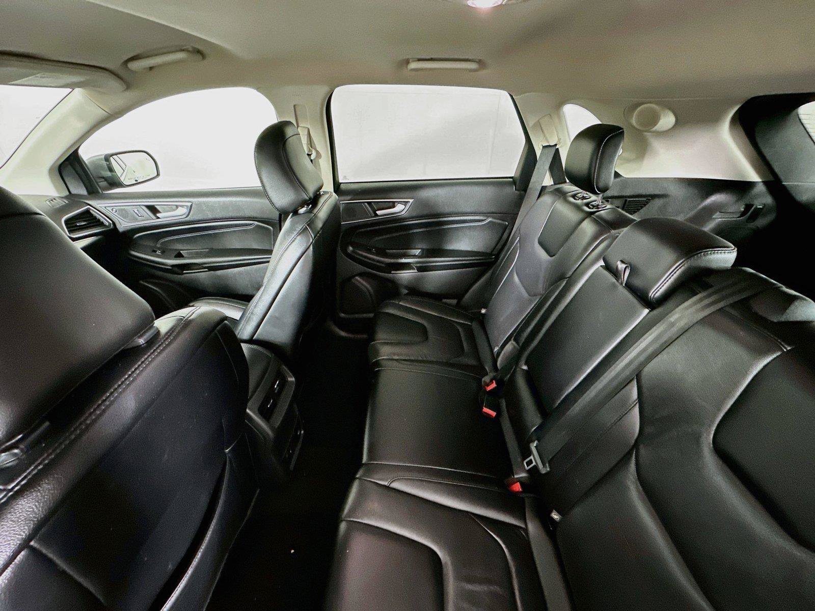 Used 2022 Ford Edge Titanium AWD/4WD image 11