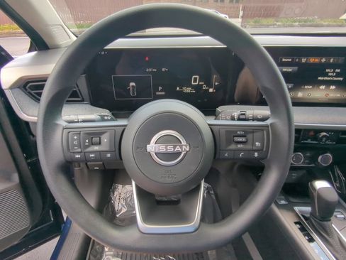 Certified 2025 Nissan Kicks SV FWD image 20