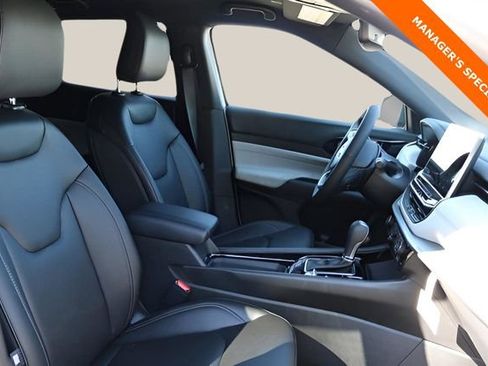 New 2026 Jeep Compass Limited image 17