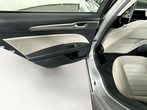 Used 2018 Ford Fusion S image 25