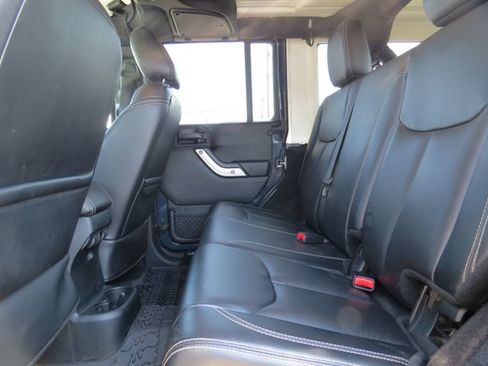 Used 2017 Jeep Wrangler Unlimited Sahara w/ Quick Order Package 24E Chief AWD/4WD image 14