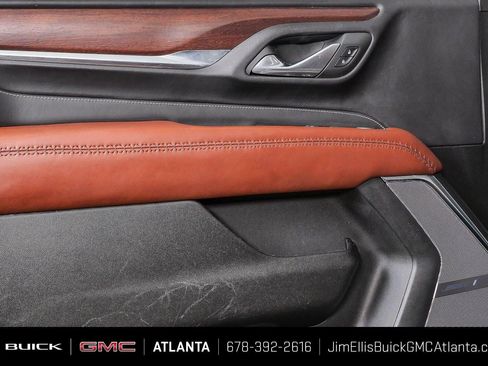 Certified 2023 GMC Yukon Denali Ultimate w/ LPO, Floor Liner Package AWD/4WD image 6