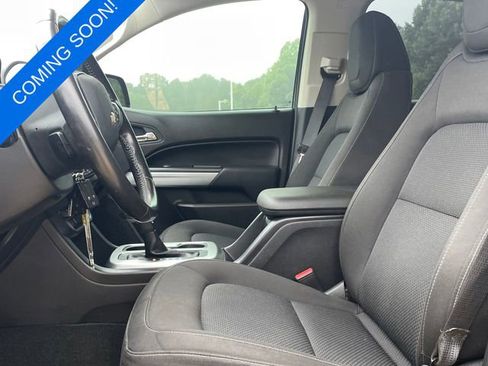 Used 2016 Chevrolet Colorado LT w/ LT Convenience Package RWD image 3