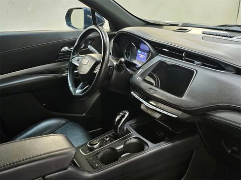Used 2020 Cadillac XT4 Premium Luxury image 10