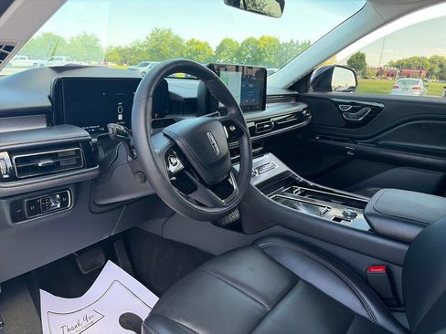 Used 2025 Lincoln Aviator AWD w/ Jet Appearance Package image 15